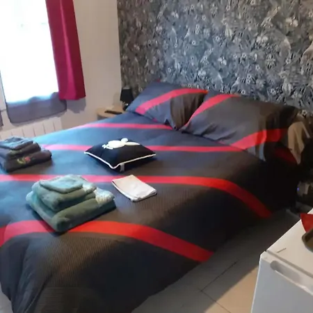 Aux Portes De Moulins Bed & Breakfast 3*